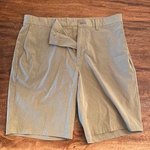 Used pair of Old Navy Active khaki mens shorts. Size 34.